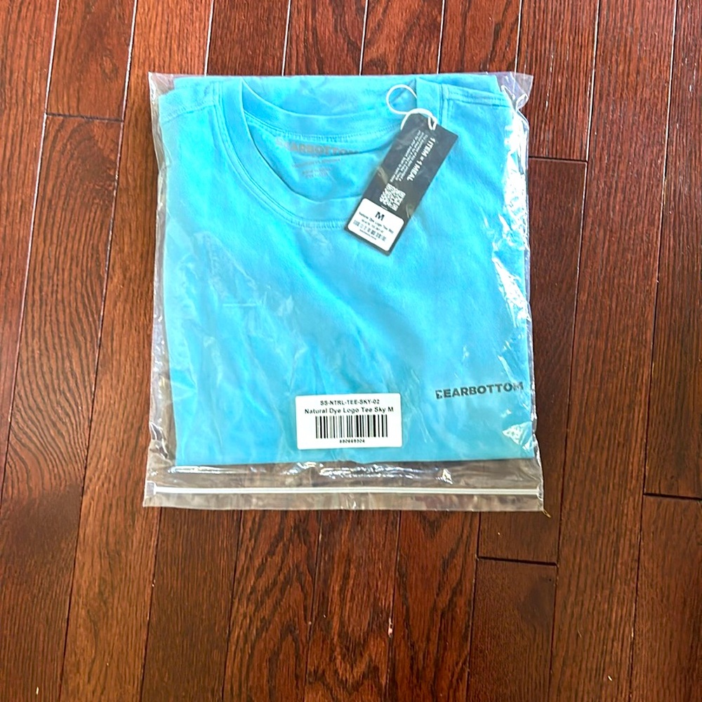 Bear bottom medium crew next shirt